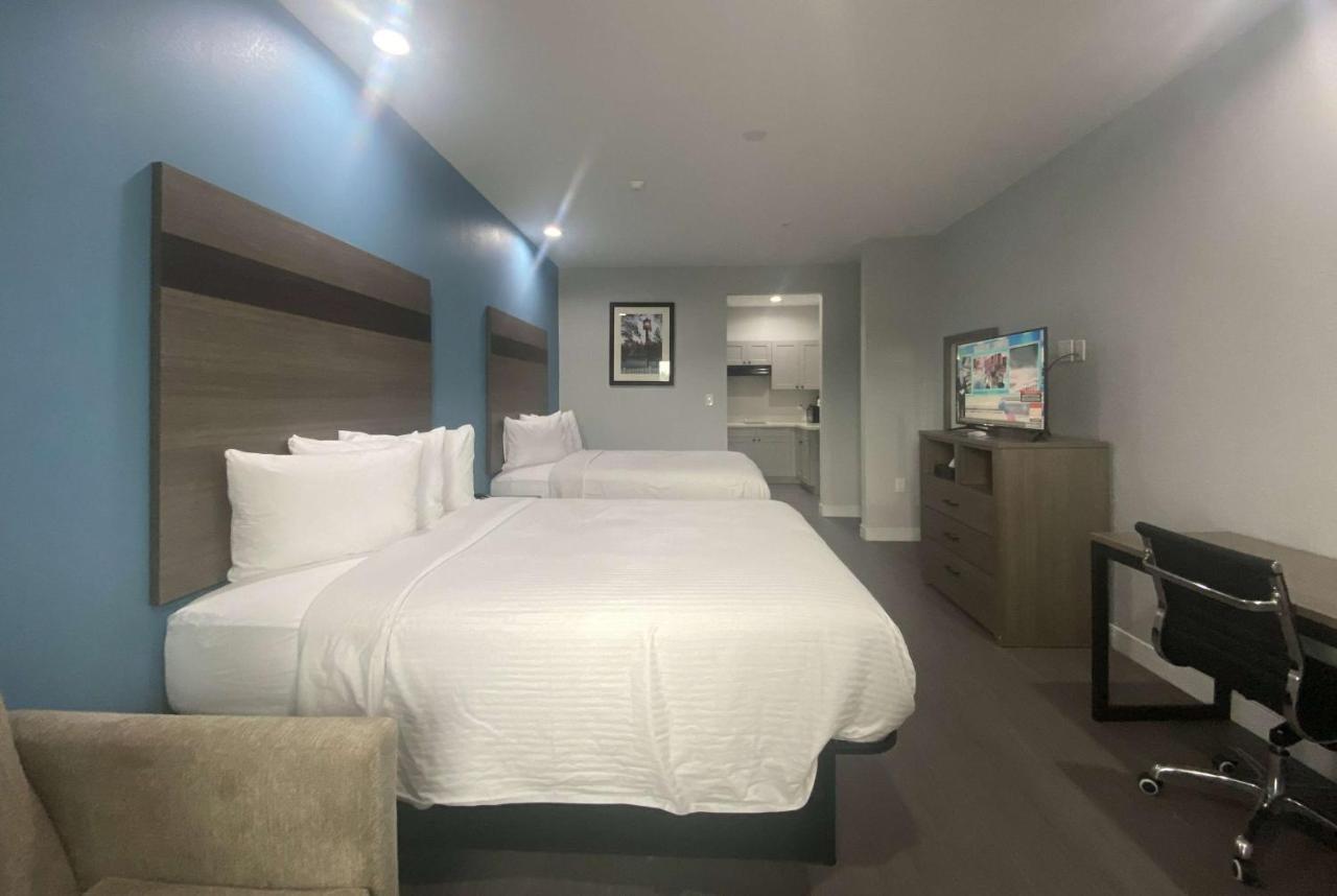 Baymont By Wyndham Freeport Texas Hotel Buitenkant foto