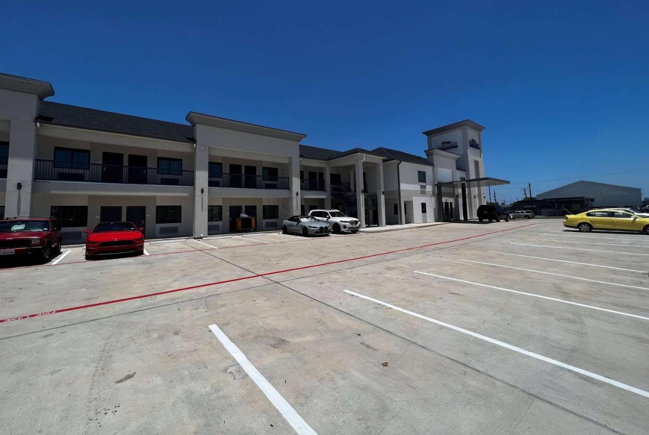 Baymont By Wyndham Freeport Texas Hotel Buitenkant foto