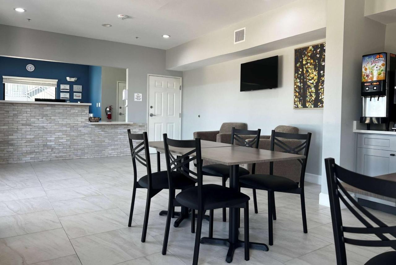 Baymont By Wyndham Freeport Texas Hotel Buitenkant foto