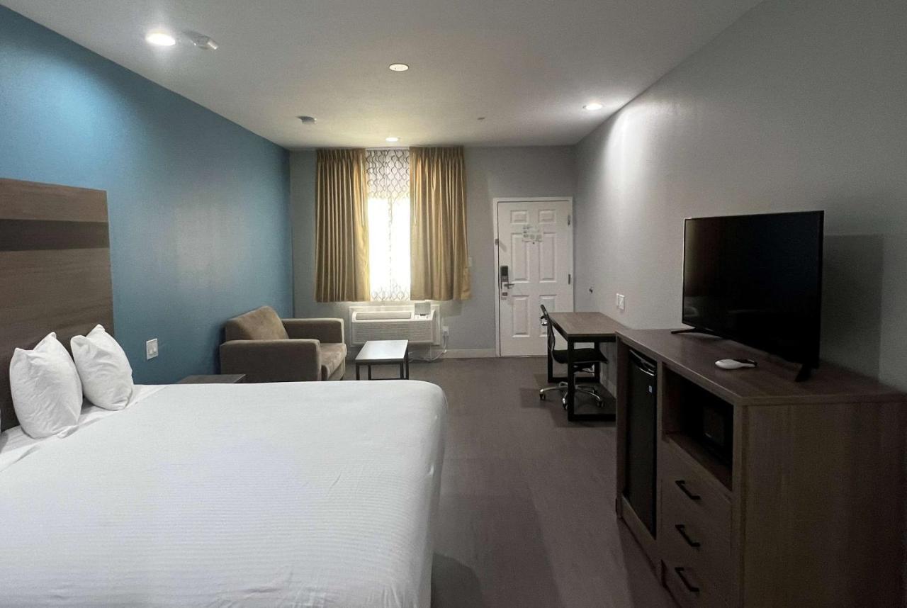Baymont By Wyndham Freeport Texas Hotel Buitenkant foto