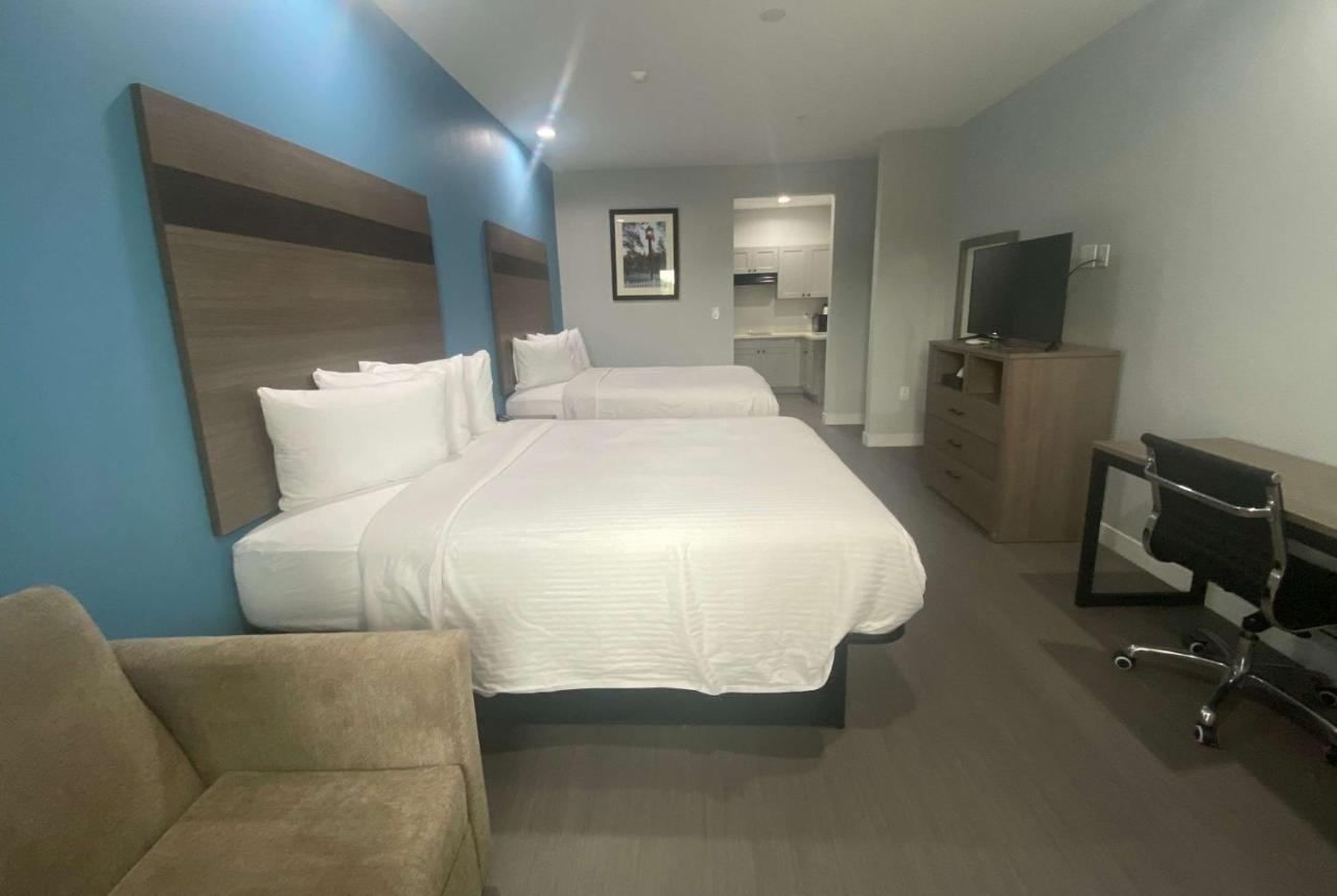 Baymont By Wyndham Freeport Texas Hotel Buitenkant foto
