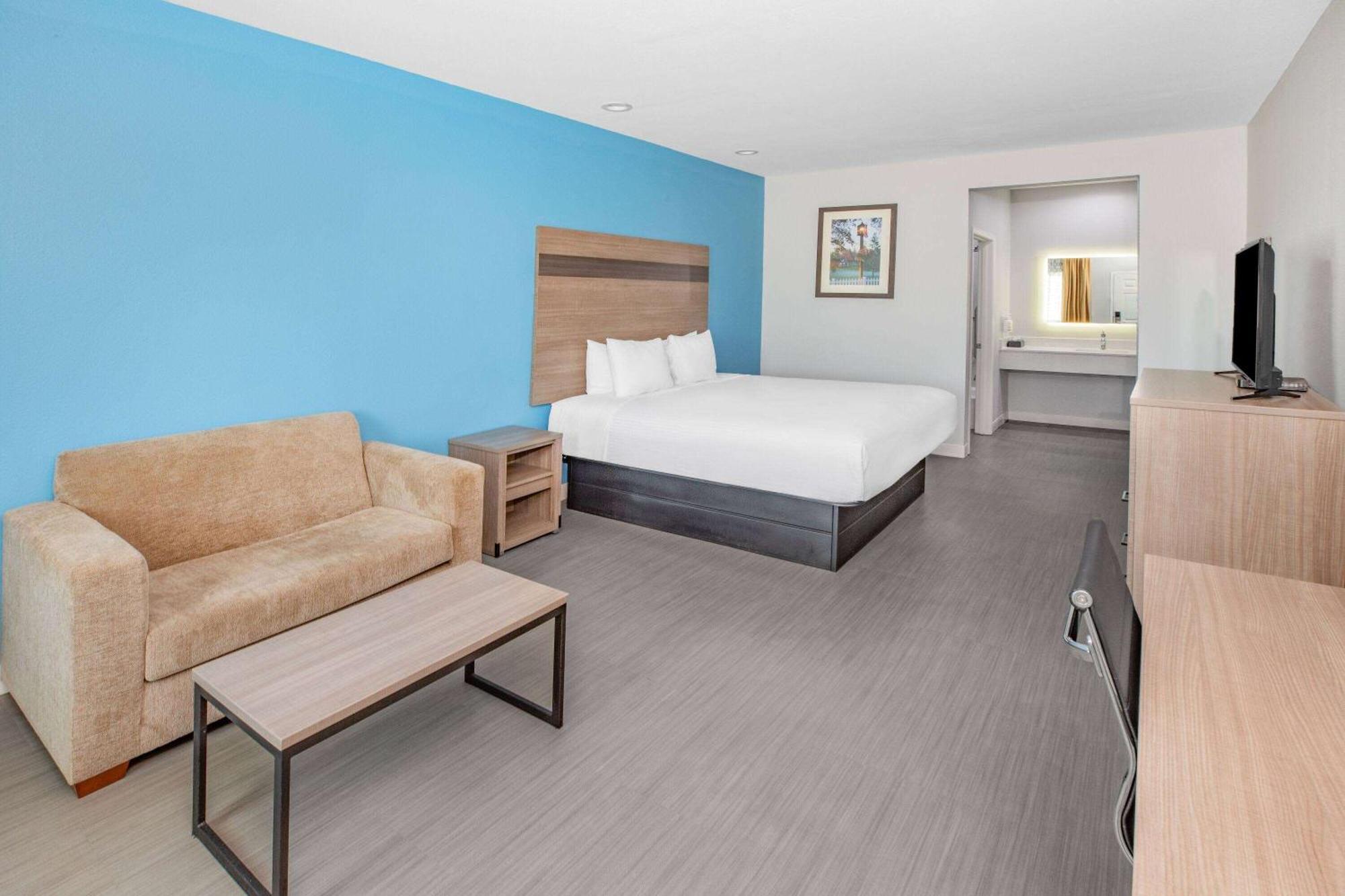 Baymont By Wyndham Freeport Texas Hotel Buitenkant foto