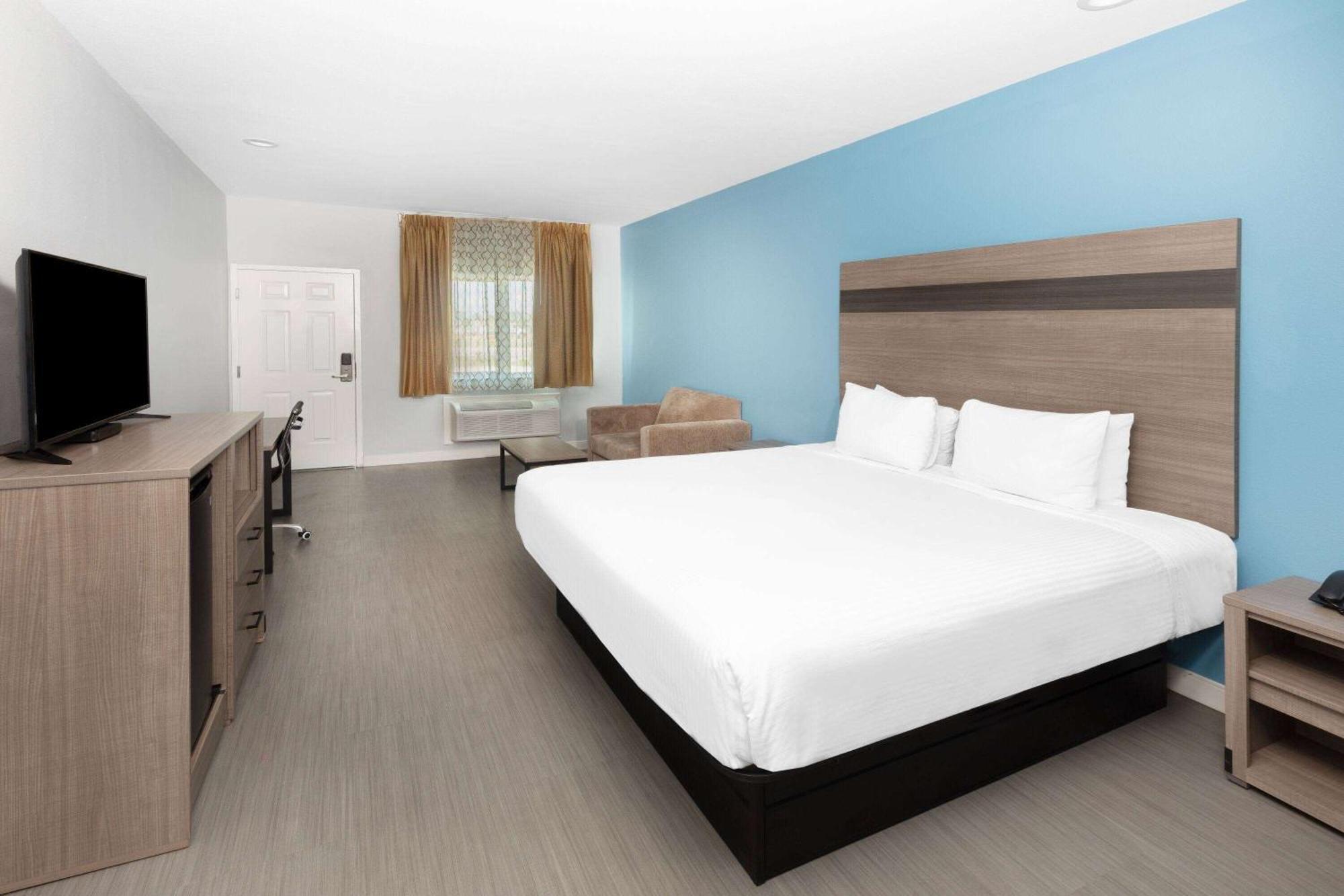 Baymont By Wyndham Freeport Texas Hotel Buitenkant foto