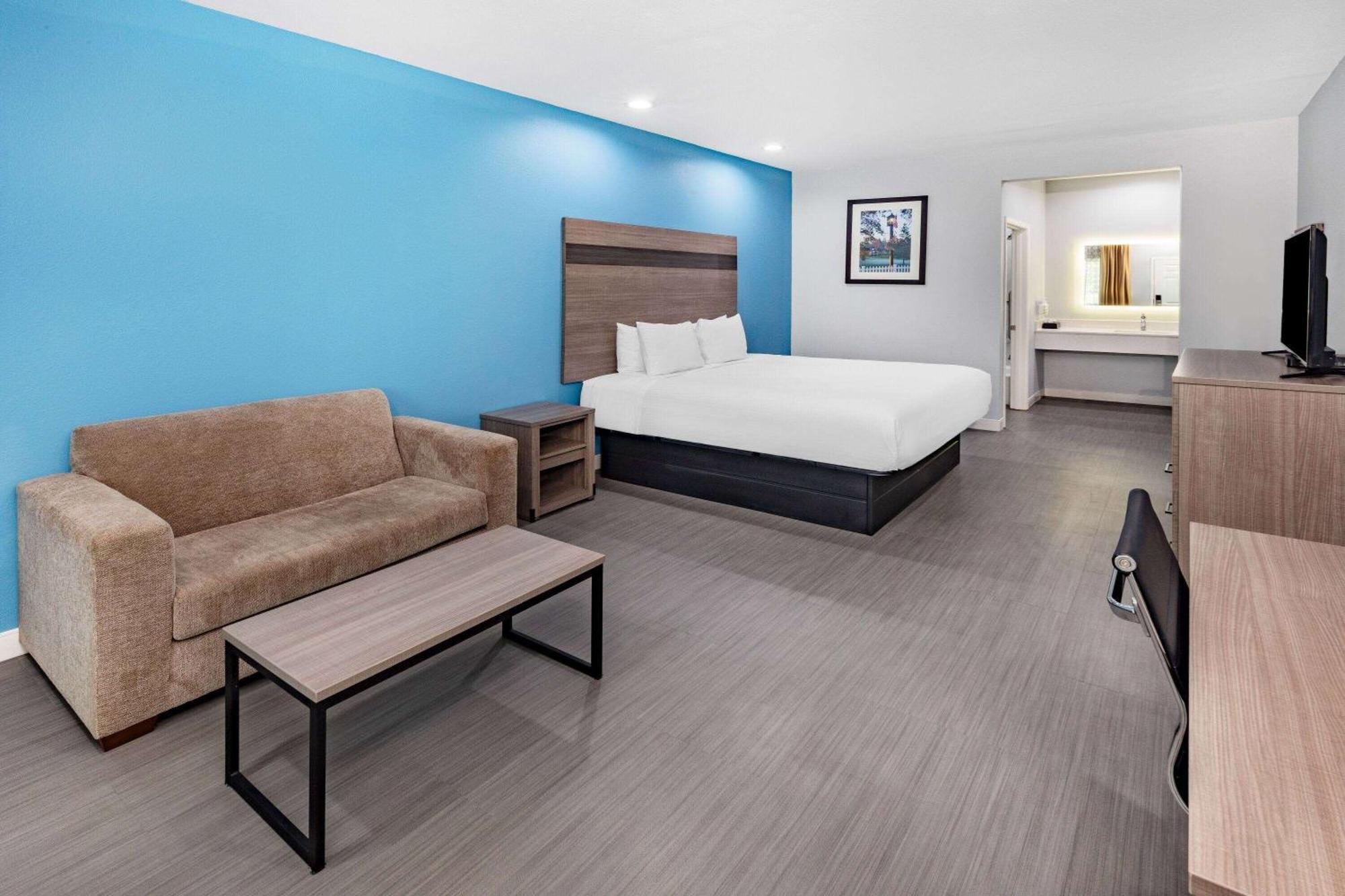 Baymont By Wyndham Freeport Texas Hotel Buitenkant foto