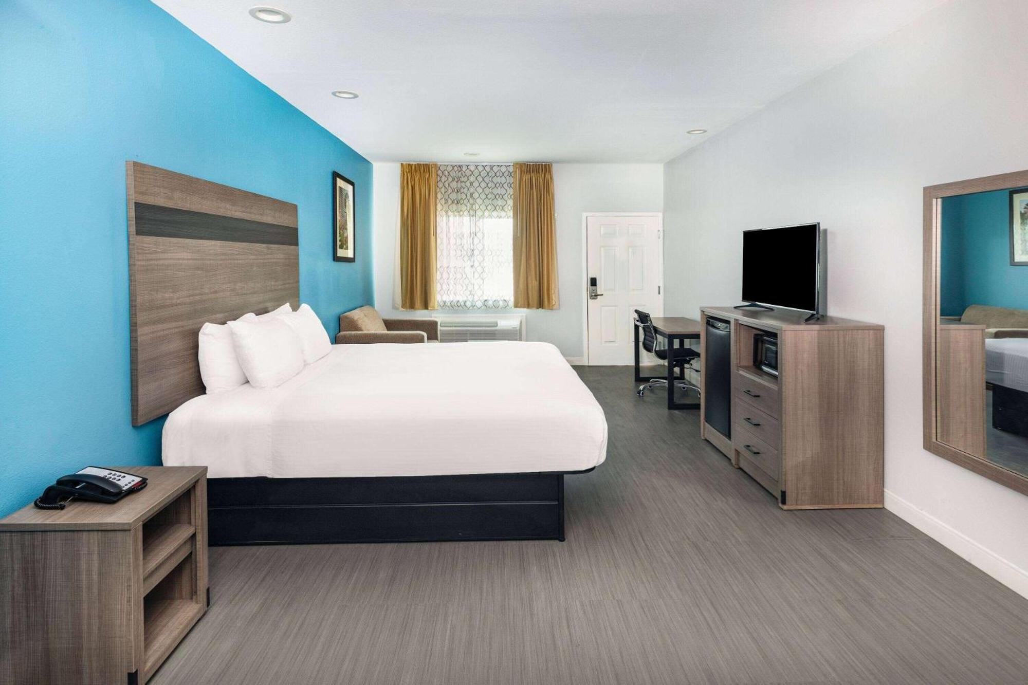 Baymont By Wyndham Freeport Texas Hotel Buitenkant foto