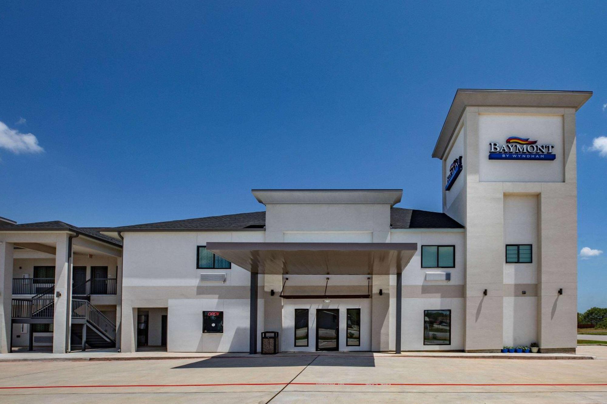 Baymont By Wyndham Freeport Texas Hotel Buitenkant foto