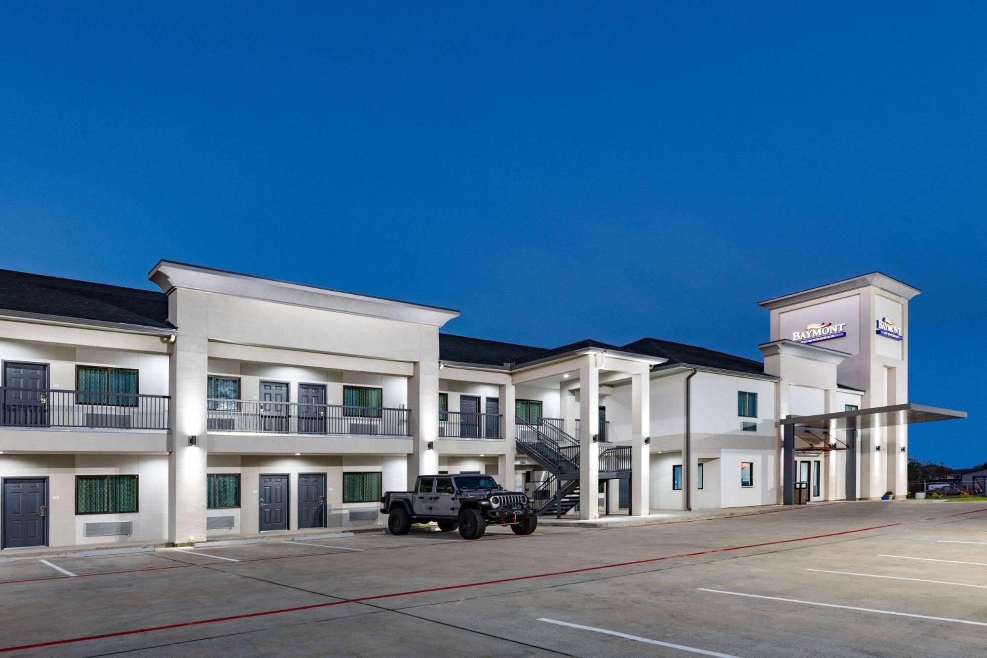 Baymont By Wyndham Freeport Texas Hotel Buitenkant foto